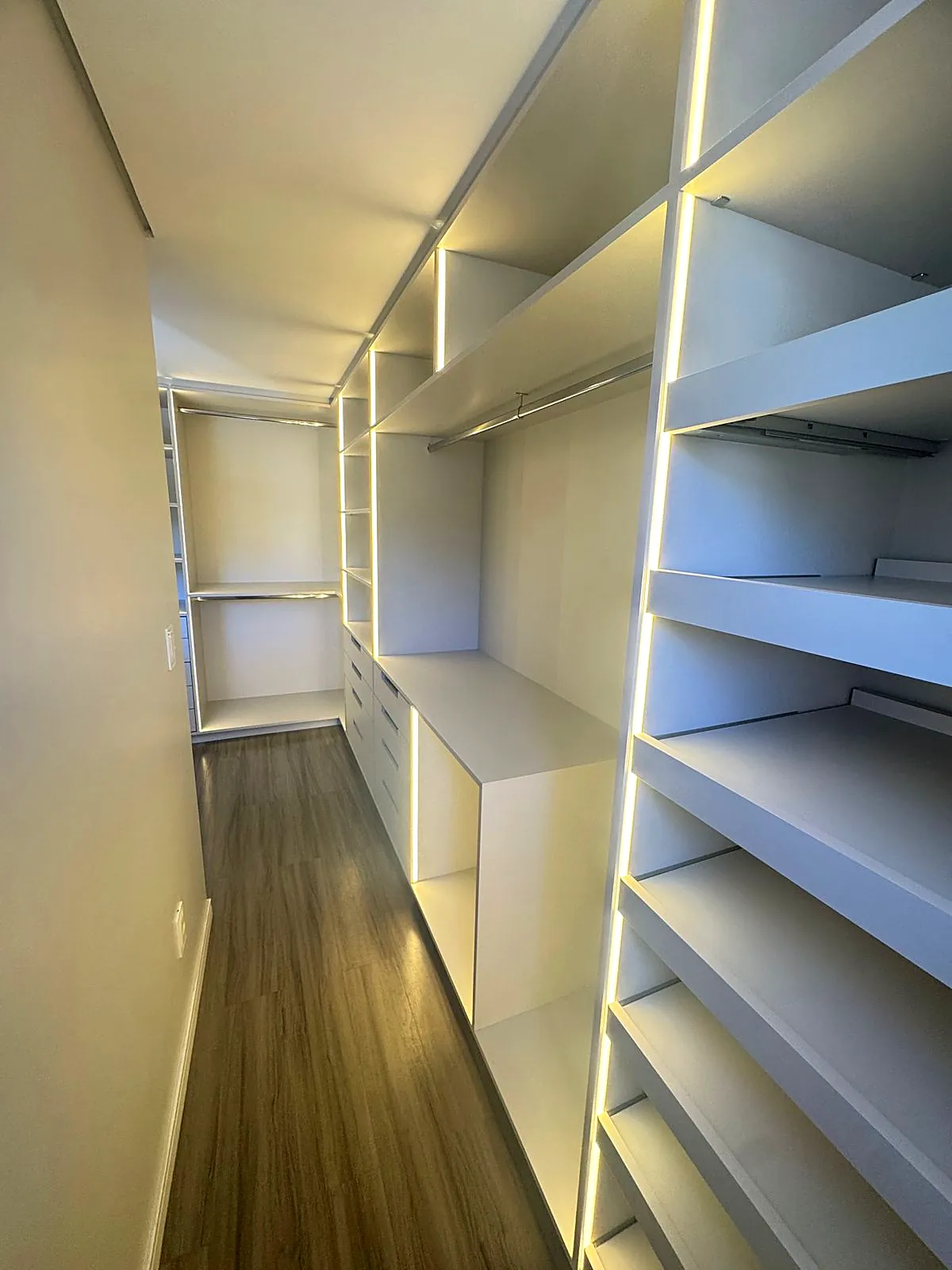 Closets e dormitórios sob medida — Metri Marcenaria (4)